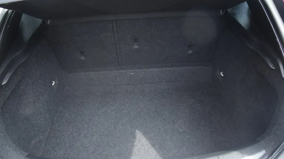VOLVO V40 -
