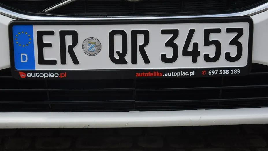 VOLVO V40 -