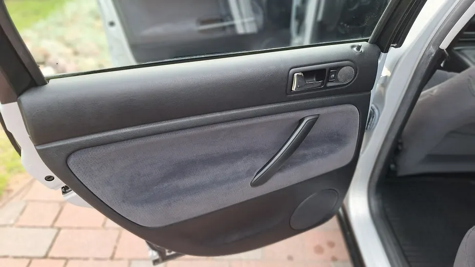VOLKSWAGEN Passat -