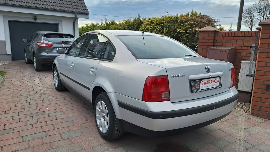 VOLKSWAGEN Passat -