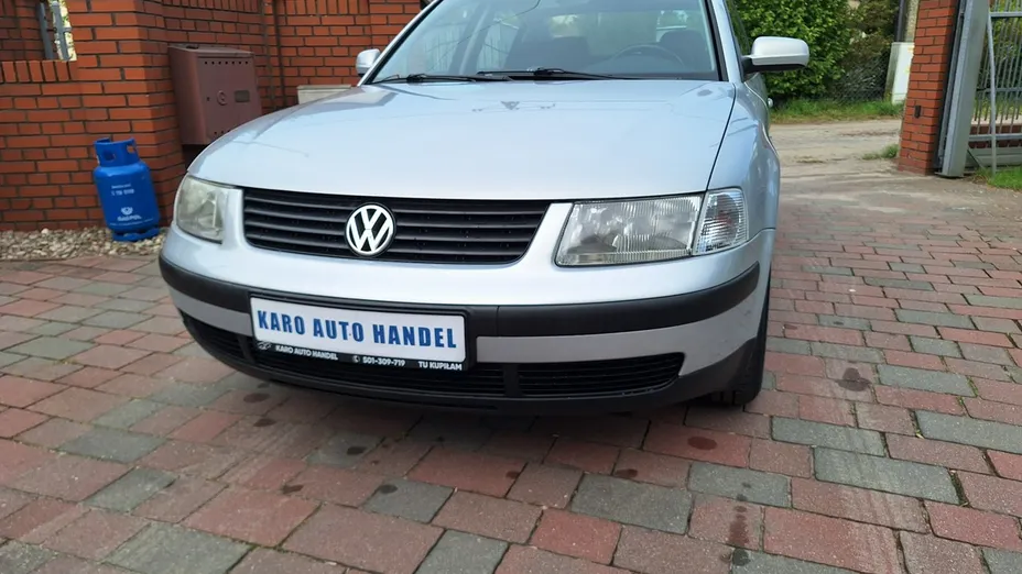 VOLKSWAGEN Passat -