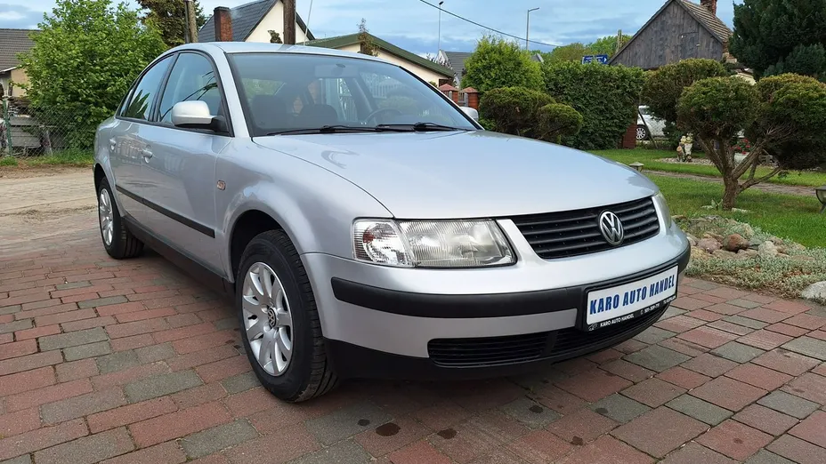 VOLKSWAGEN Passat -