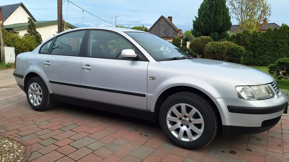 VOLKSWAGEN Passat -