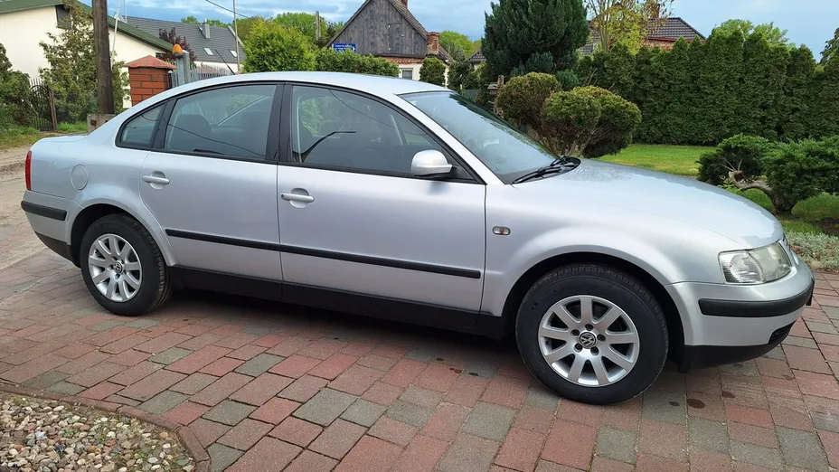 VOLKSWAGEN Passat -