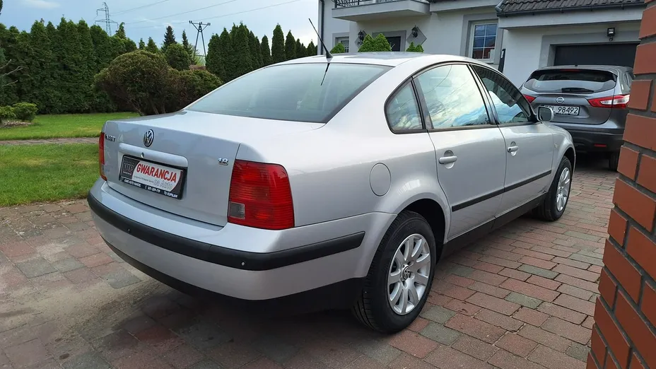 VOLKSWAGEN Passat -