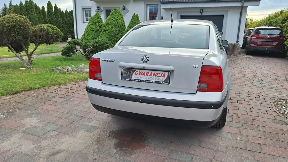 VOLKSWAGEN Passat -