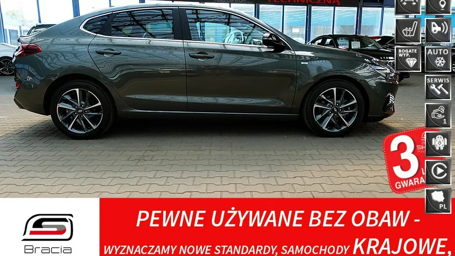 HYUNDAI i30 -