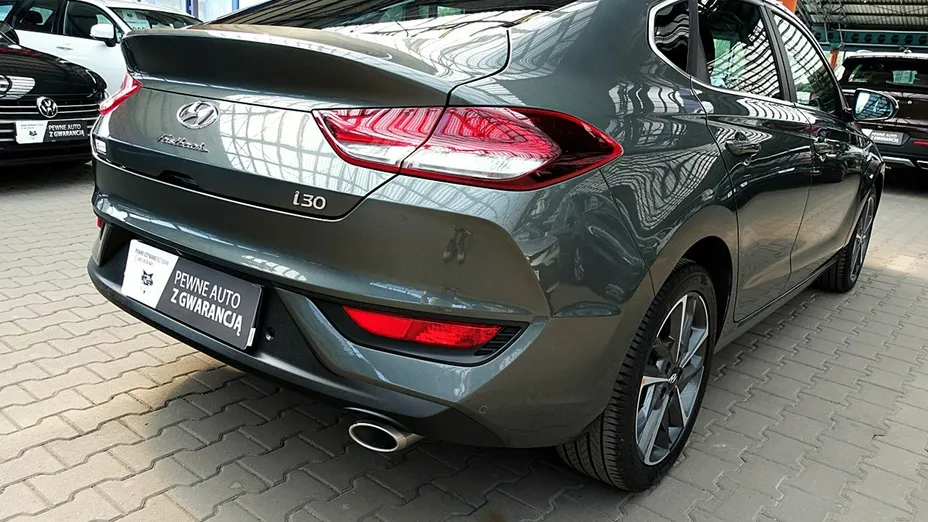 HYUNDAI i30 -