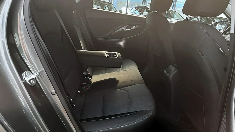 HYUNDAI i30 -