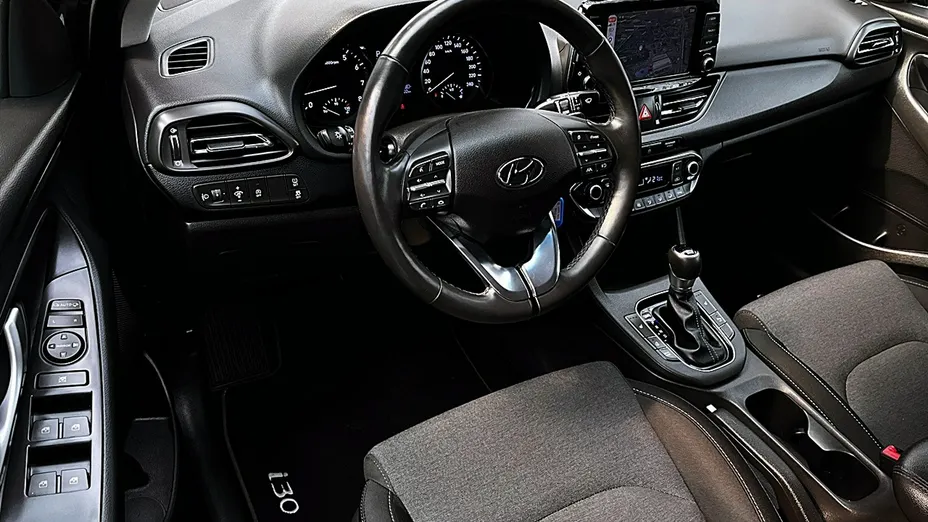HYUNDAI i30 -