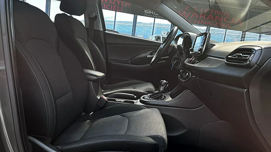 HYUNDAI i30 -