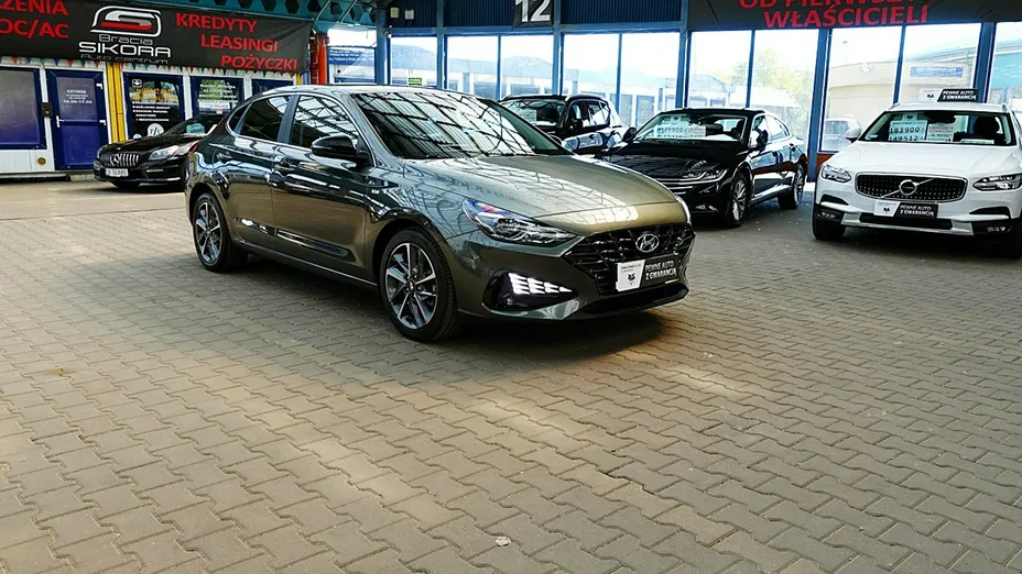 HYUNDAI i30 -