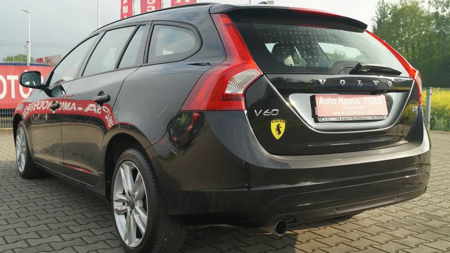 VOLVO V60 -