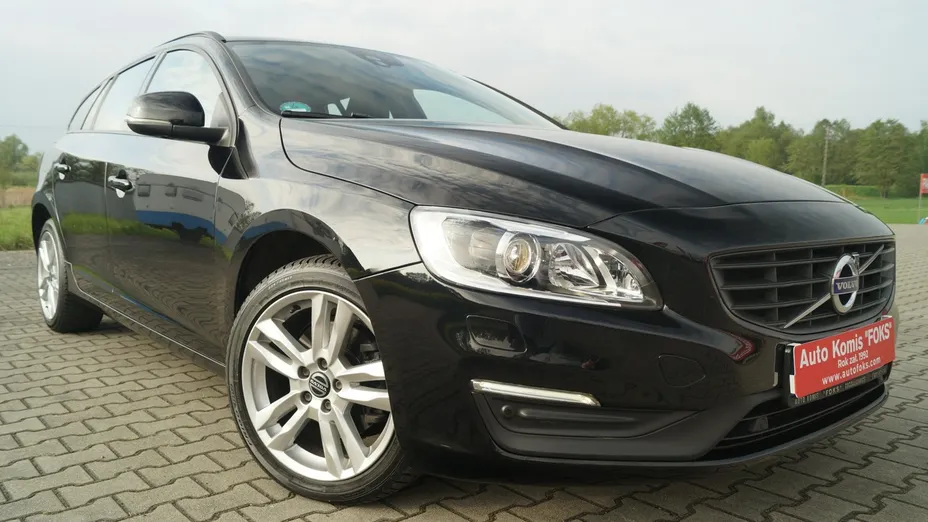 VOLVO V60 -