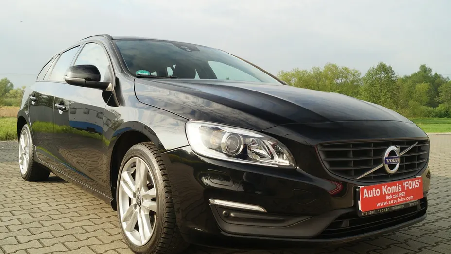 VOLVO V60 -