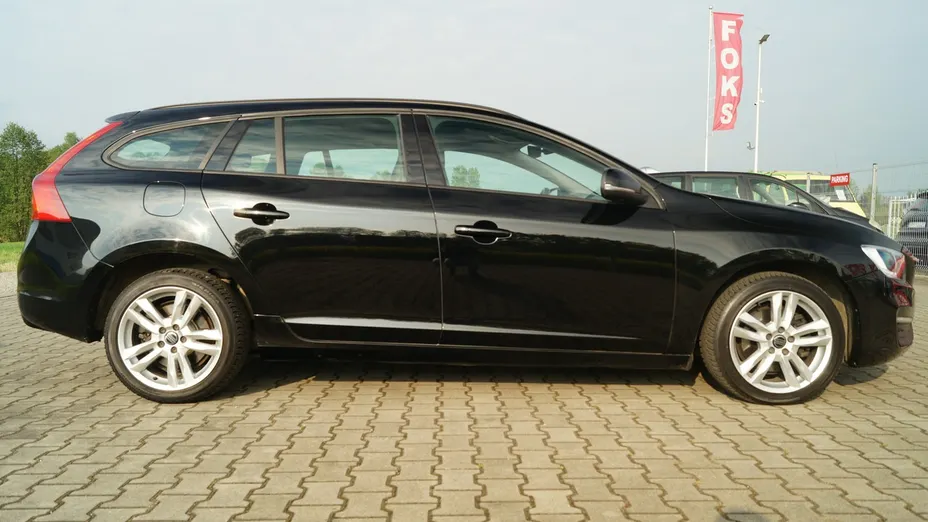VOLVO V60 -