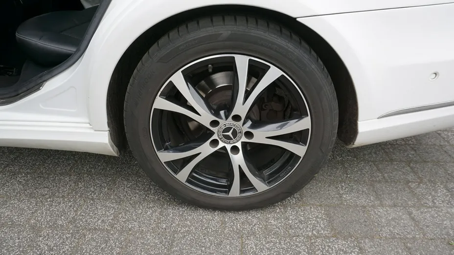 MERCEDES-BENZ E Klasa -