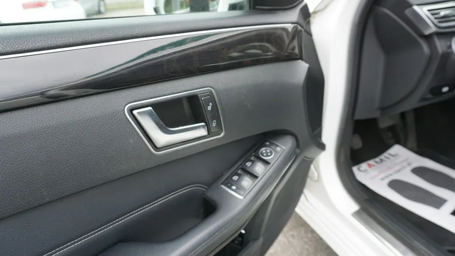 MERCEDES-BENZ E Klasa -