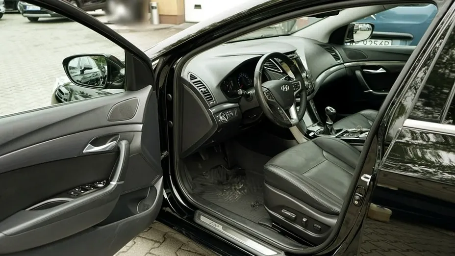 HYUNDAI i40 -