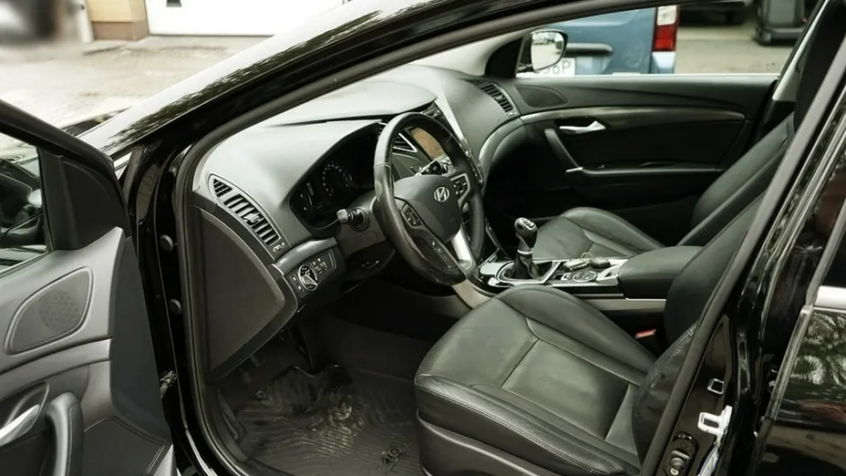 HYUNDAI i40 -