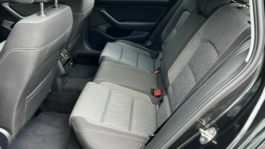 VOLKSWAGEN Passat -