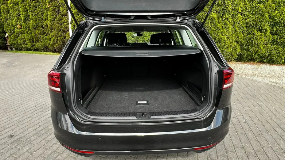 VOLKSWAGEN Passat -
