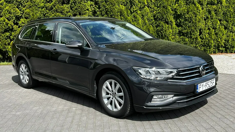 VOLKSWAGEN Passat -