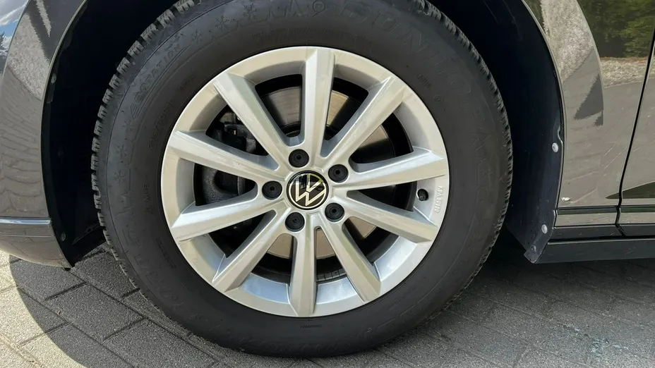 VOLKSWAGEN Passat -