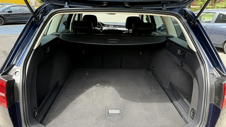 VOLKSWAGEN Passat -
