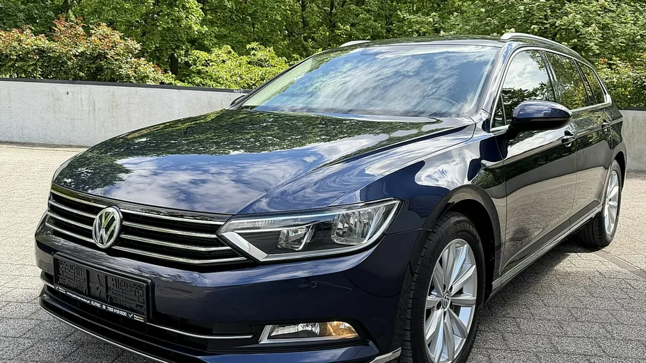 VOLKSWAGEN Passat -