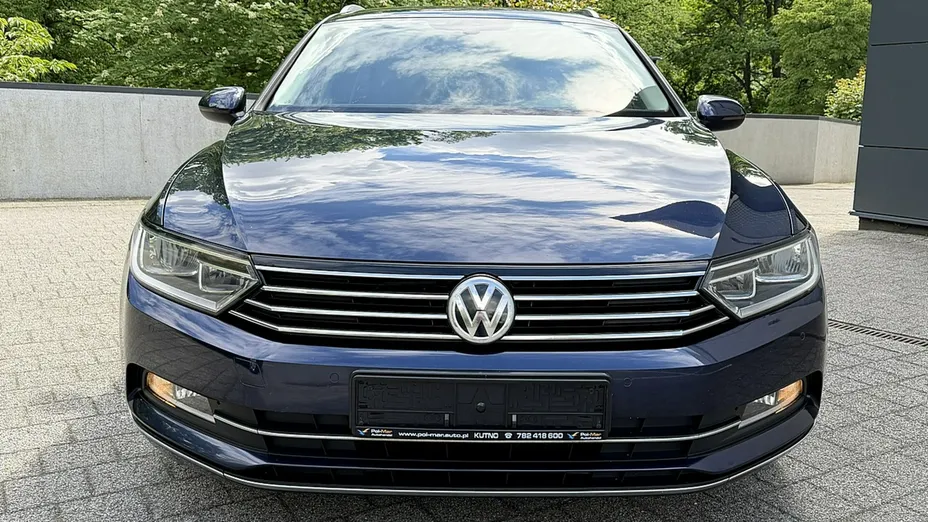 VOLKSWAGEN Passat -