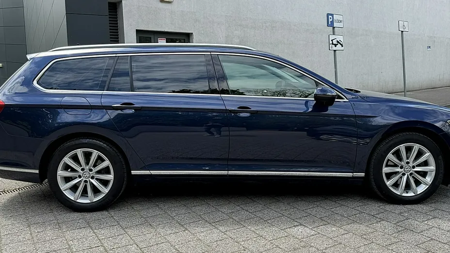 VOLKSWAGEN Passat -