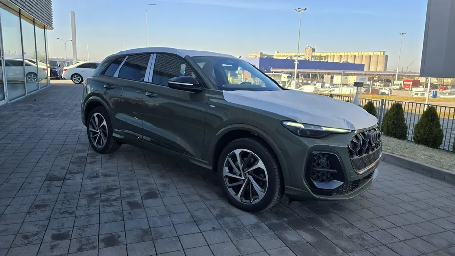 AUDI Q5 -