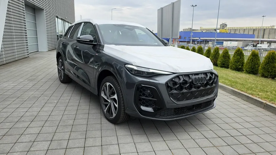 AUDI Q5 -