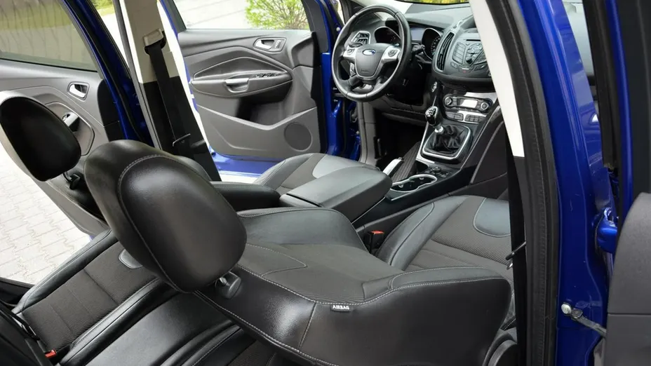 FORD Kuga -