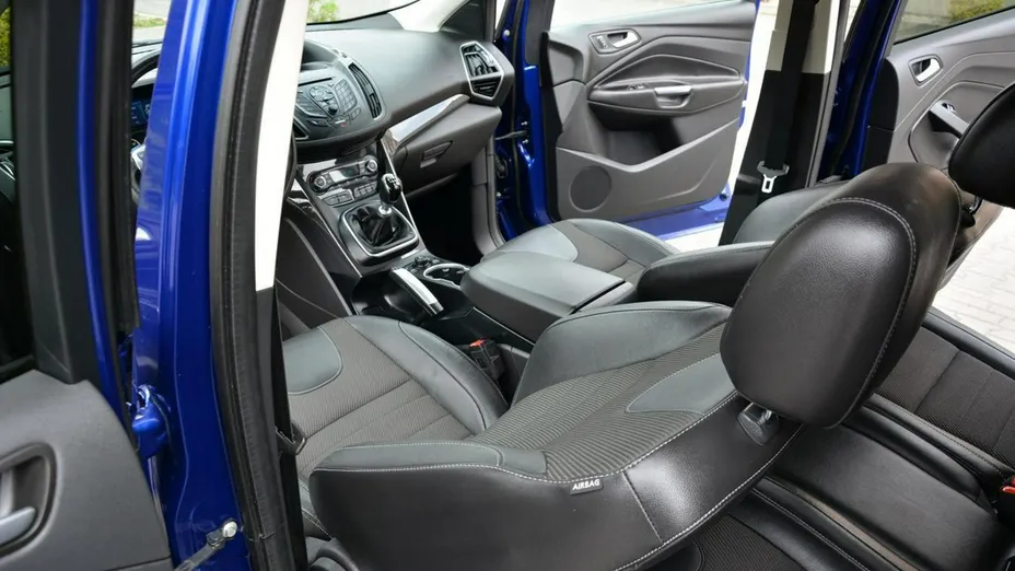 FORD Kuga -