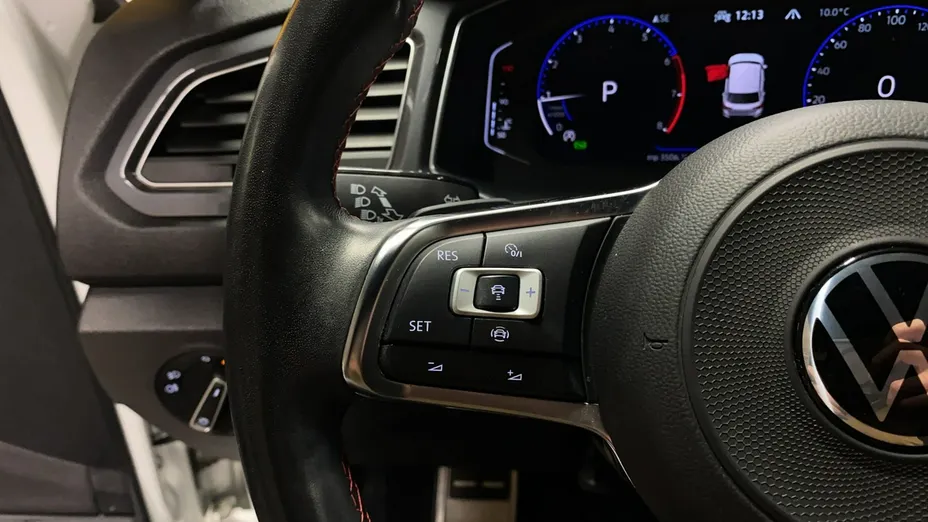 VOLKSWAGEN T-ROC -