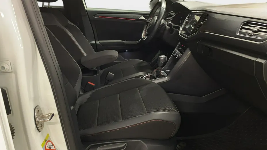 VOLKSWAGEN T-ROC -