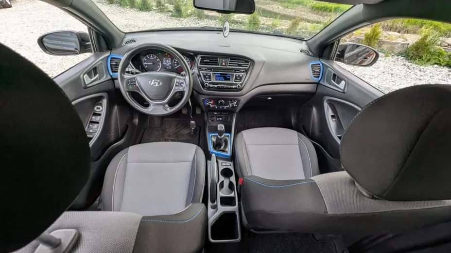 HYUNDAI i20 -