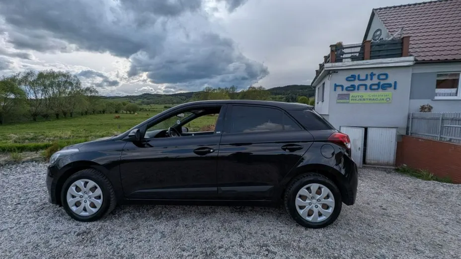 HYUNDAI i20 -