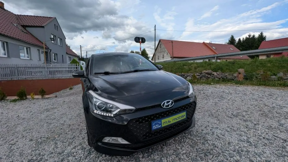 HYUNDAI i20 -