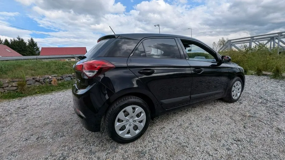 HYUNDAI i20 -
