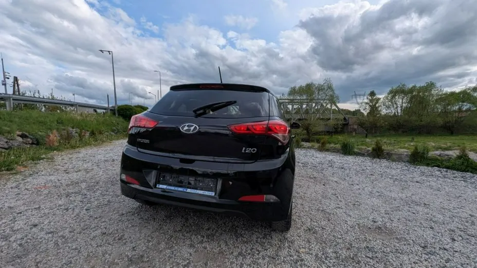 HYUNDAI i20 -