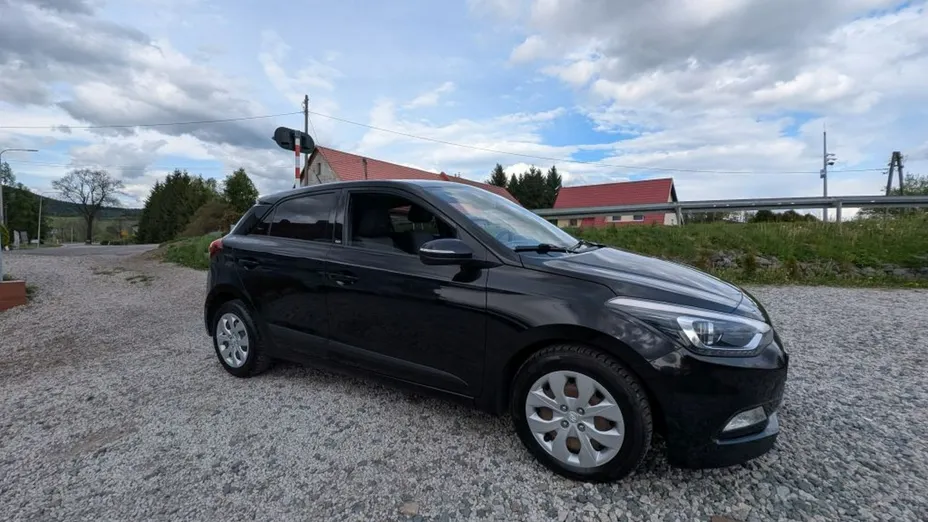 HYUNDAI i20 -
