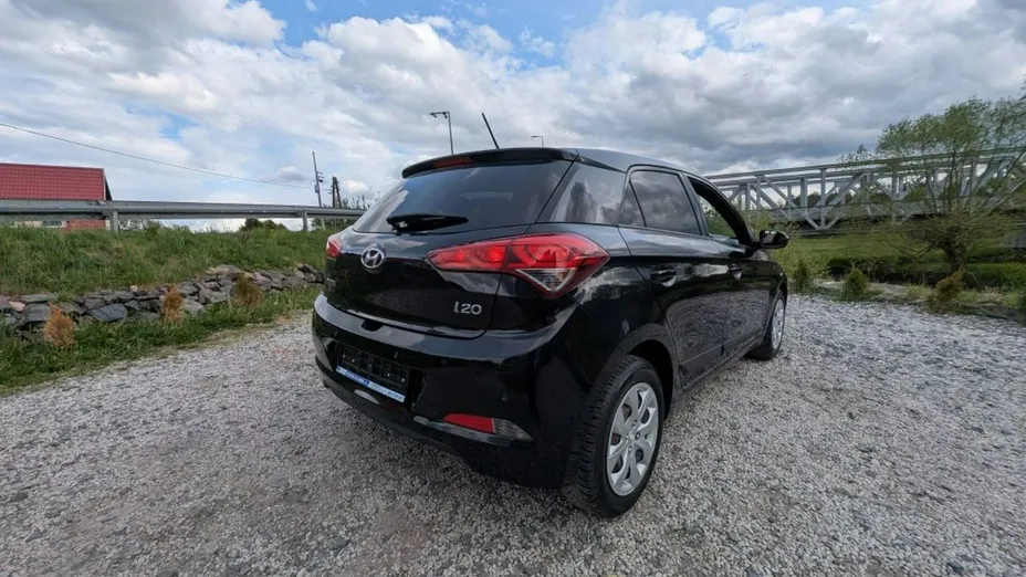 HYUNDAI i20 -