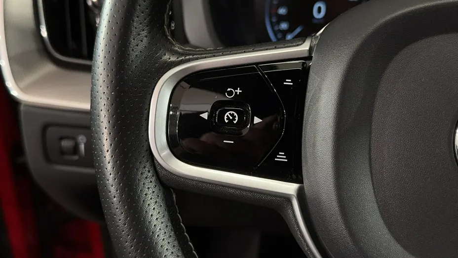 VOLVO XC60 -