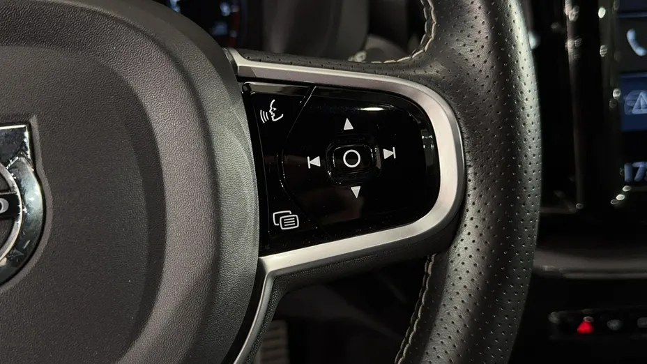 VOLVO XC60 -