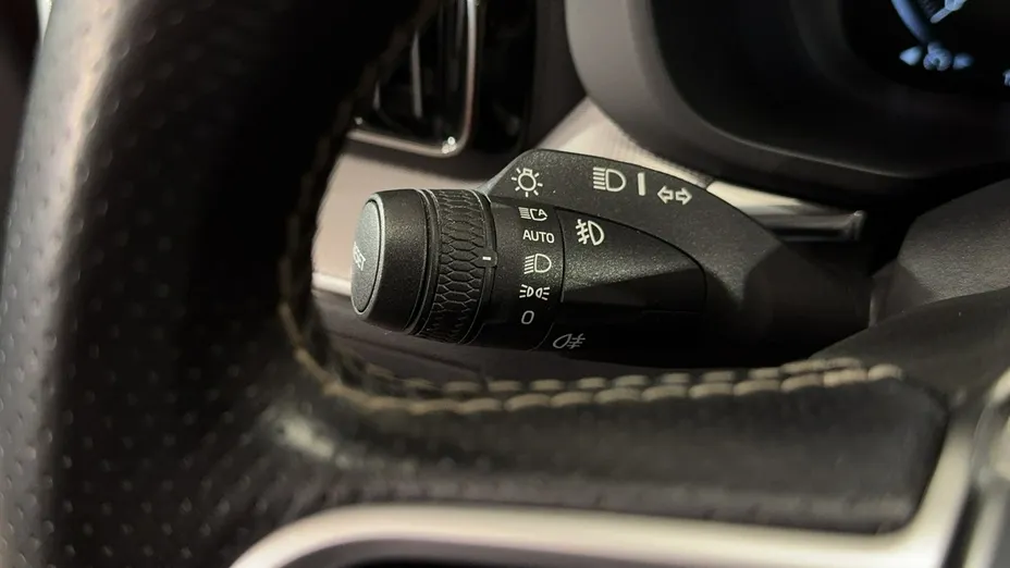 VOLVO XC60 -
