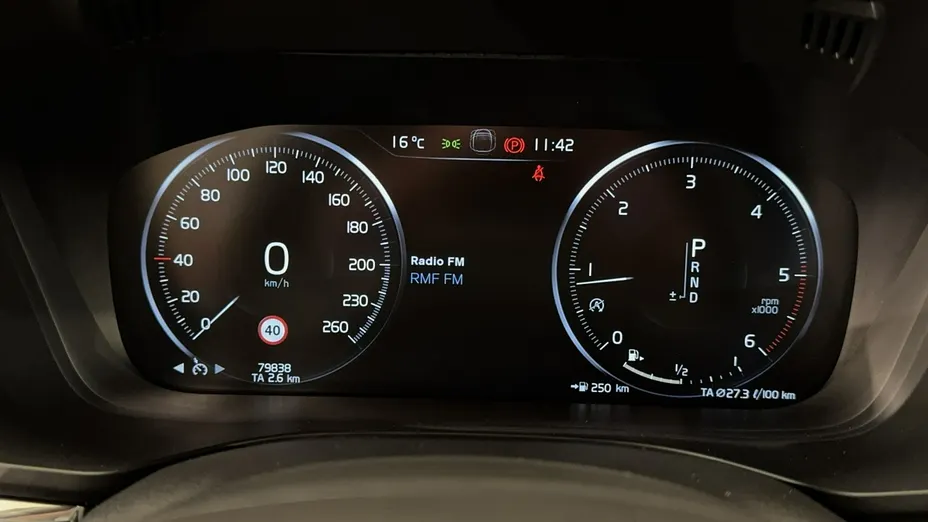 VOLVO XC60 -