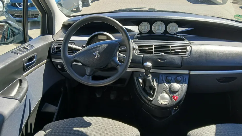 PEUGEOT 807 -